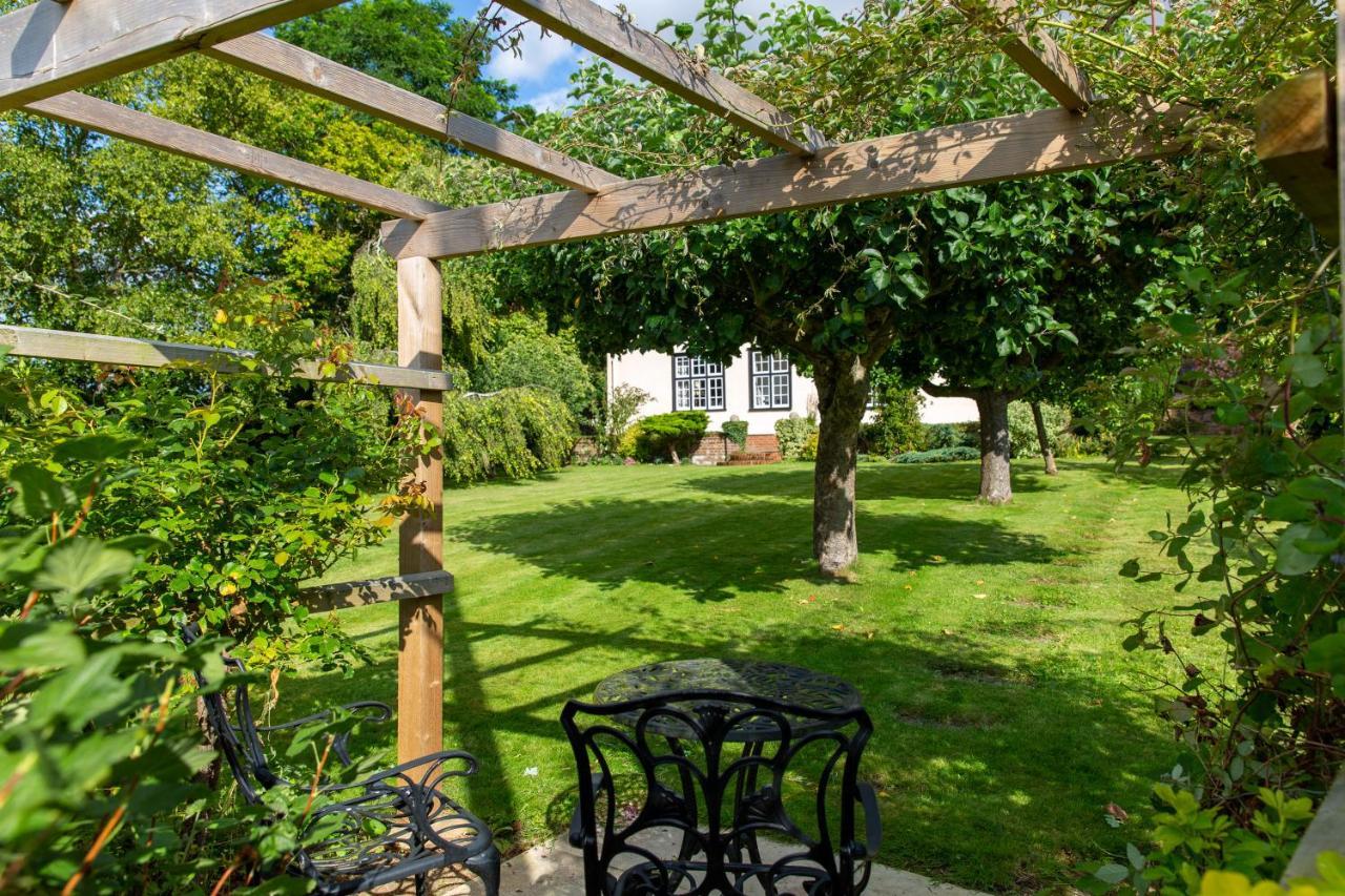 Pounce Hall -Stunning Historic Home In Rural Essex Saffron Walden Bagian luar foto